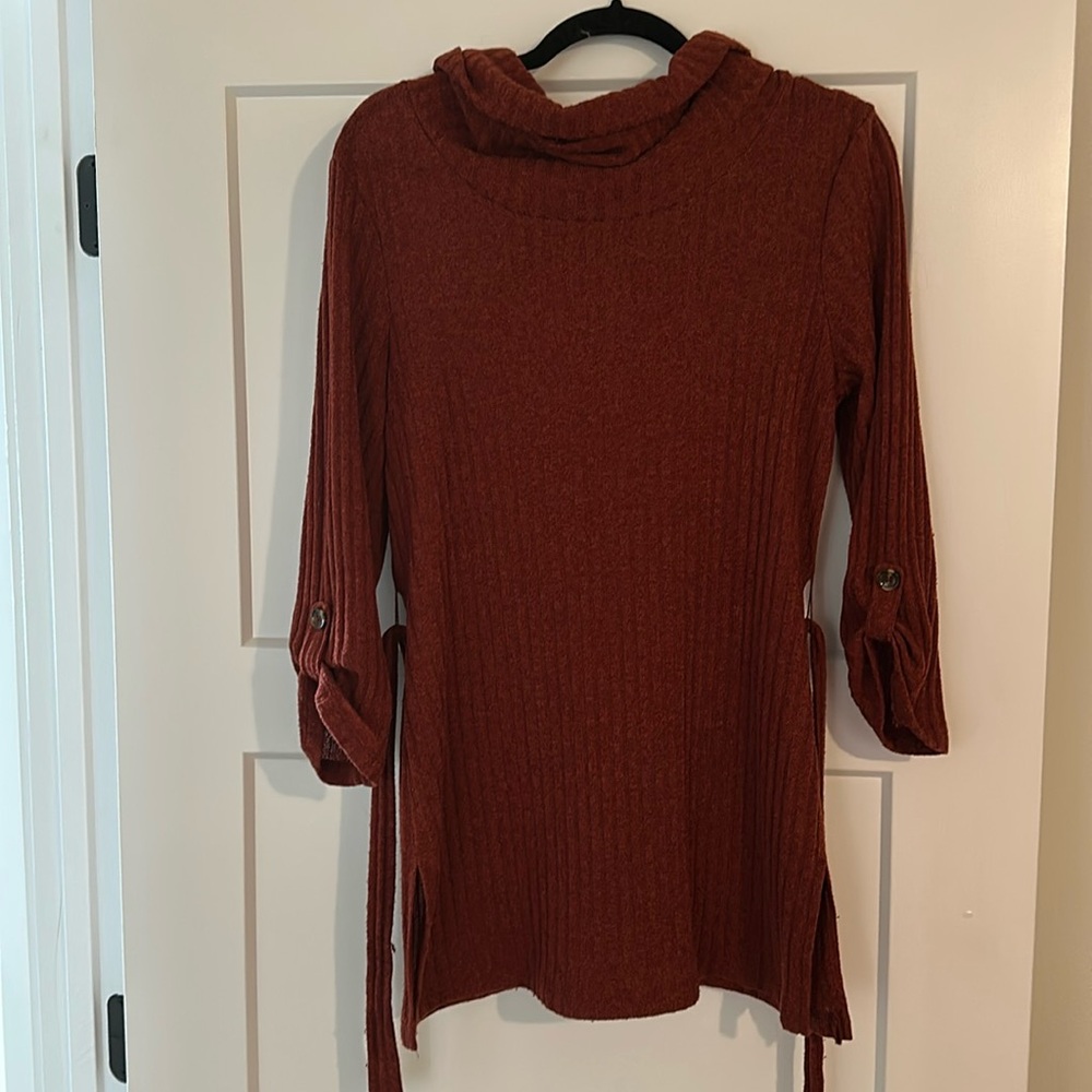 Women’s three-quarter sleeve sweater cowl neck